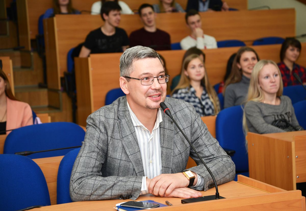 Преподаватель, доктор политических наук Алексей Мамычев: «ВГУЭС – увлекательное интеллектуальное приключение» Преподаватель, доктор политических наук Алексей Мамычев: «ВГУЭС – увлекательное интеллектуальное приключение»