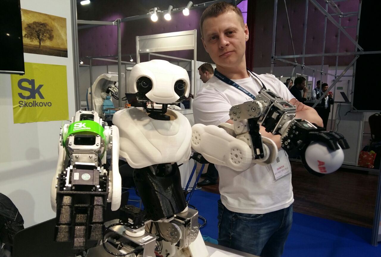Разработчик робота выпускник ВГУЭС Александр Ганюшкин: Хочется доказать, что в России могут делать качественную, мощную, красивую робототехнику Разработчик робота выпускник ВГУЭС Александр Ганюшкин: Хочется доказать, что в России могут делать качественную, мощную, красивую робототехнику