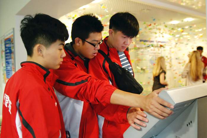 Ученые, дизайнеры и спортсмены из Китая -  гости ВГУЭС