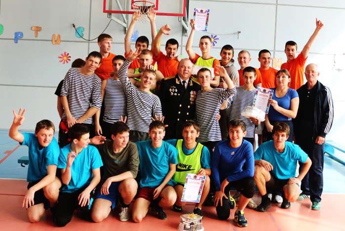 Спортивный праздник «А ну-ка, парни!» Спортивный праздник «А ну-ка, парни!»