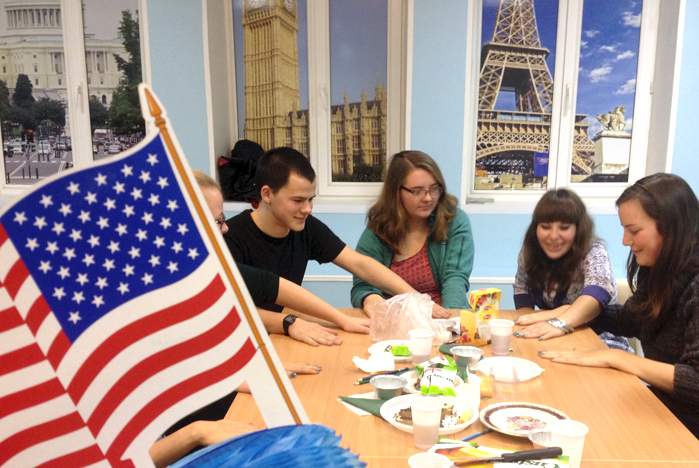 Иностранные студенты во ВГУЭС - как дома
