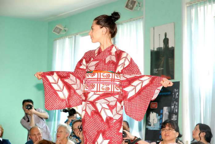 Показ традиционной японской одежды юката прошёл 18 июня во ВГУЭС