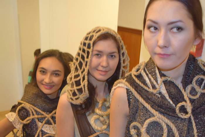 «Нити времени» принесли студентке ВГУЭС приз в конкурсе высокой моды национального костюма «ЭТНО-ЭРАТО»