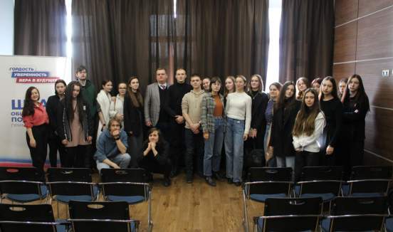 Преподаватель ВВГУ прочитал лекцию о культуре студентам Владивостока
