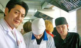 Учащиеся Колледжа сервиса и дизайна ВГУЭС узнали тонкости приготовления терияки