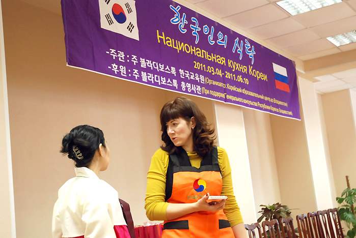 Во ВГУЭС начались мастер-классы по приготовлению традиционных корейских блюд