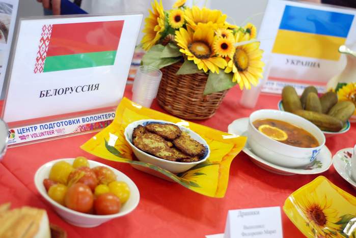 «Мамалыга», «Чак-чак», «Бигус» – во  ВГУЭС прошел «Фестиваль национальных блюд»