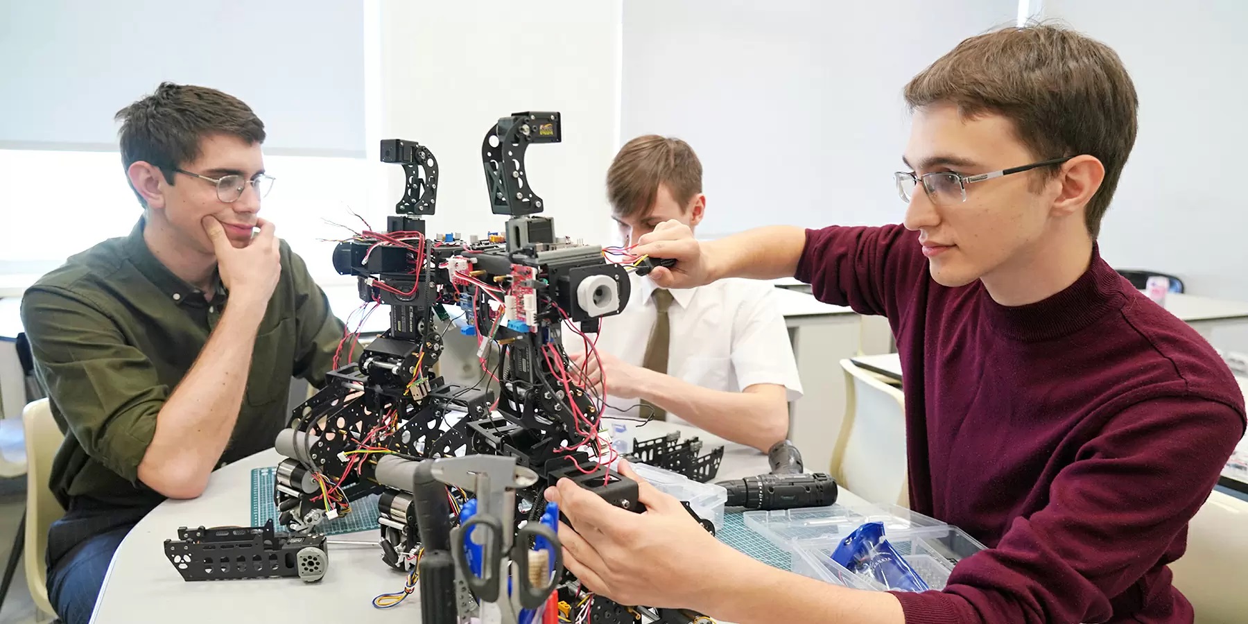 Student Design Bureau “EvoTech”: Developing Engineering Competencies through Robotics