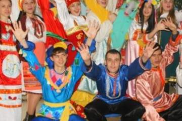Студенты и преподаватели встретили весну русским праздником «Масленица»
