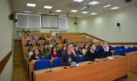 Во ВГУЭС прошел круглый стол с участием известного профессора из Москвы Виктора Вахштайна