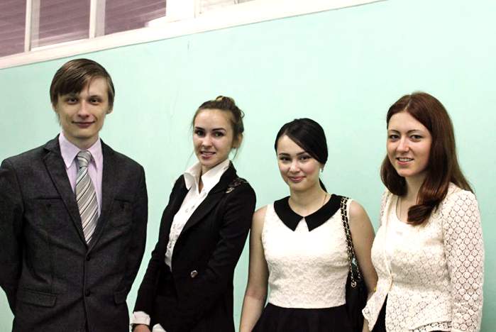 В Институте иностранных языков ВГУЭС студенты  успешно сдают государственные экзамены
