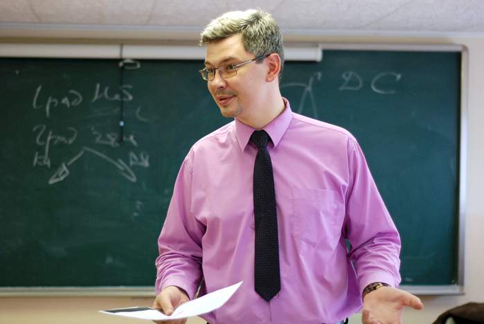 Научный труд преподавателя ВГУЭС оценили на Всероссийском конкурсе