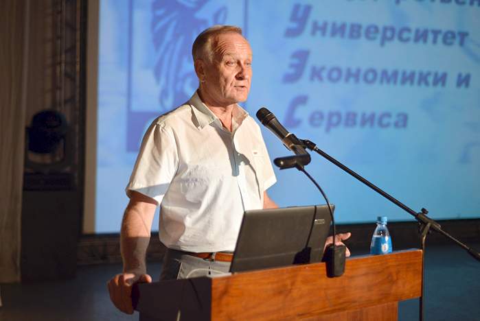 Ректор ВГУЭС Геннадий Лазарев ответил на вопросы студентов по практико-интегрированному обучению