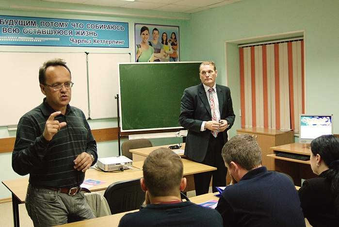 Ученый из Финляндии провел семинар во ВГУЭС