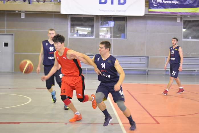 Во ВГУЭС проходят международные матчи по баскетболу