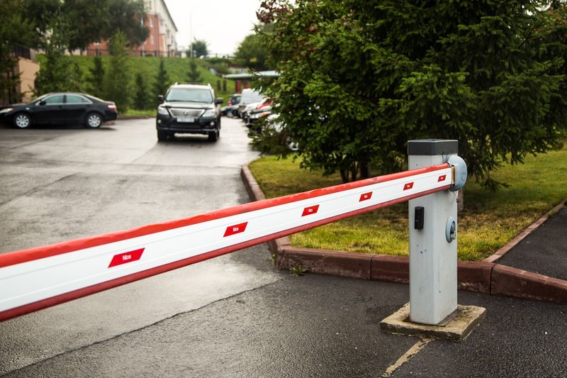 Анализ  устойчивости систем управления шлагбаумами к атакам с использованием Flipper Zero