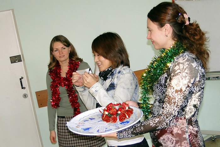 Иностранные студенты во ВГУЭС отпраздновали Новый год и Рождество